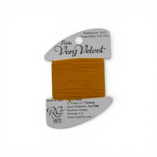 Petite Very Velvet - Yellow Gold V670