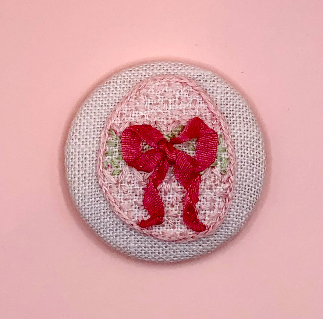 Easter Egg with Pink Bow Needleminder